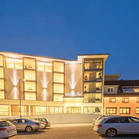 Rose Hotel