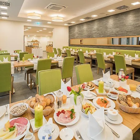 Rose Бретцфельд